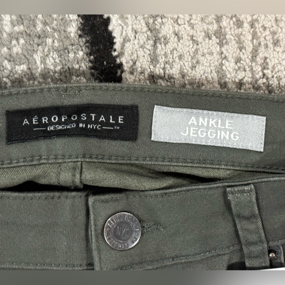 NWT Aeropostale Olive Green Ankle Jeggings Women’s Size 8 Stretch - Picture 3 of 9